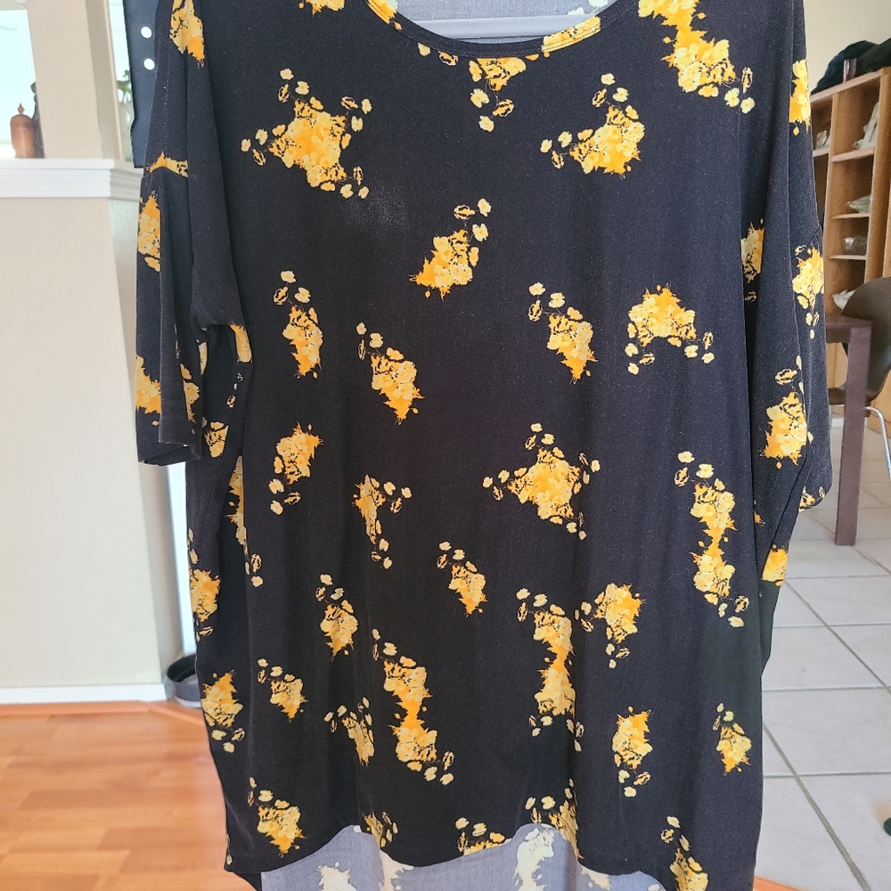 Black with yellow floral LuLaRoe tunic
